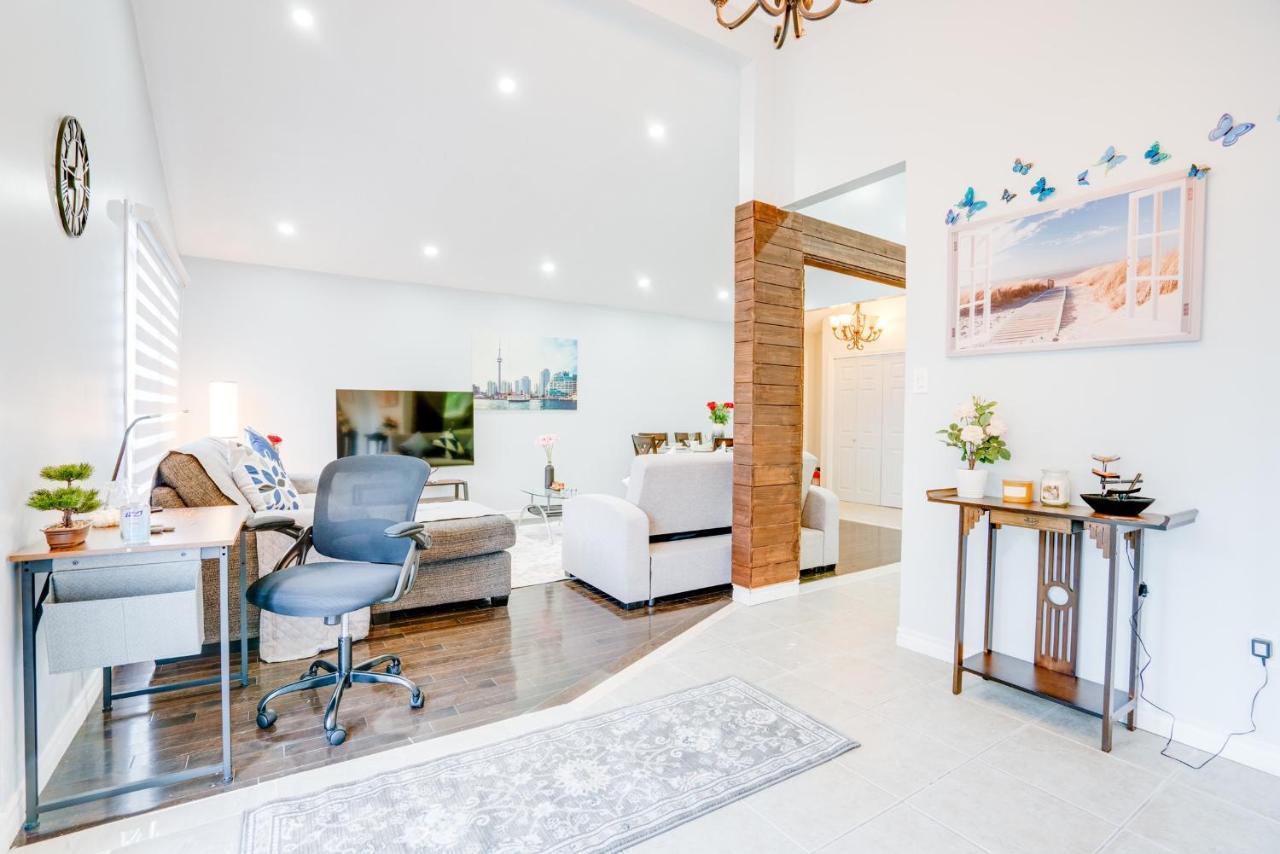 Furnished Family Home Near Toronto - Great Location Game Room - Backyard - Parking & Self Checkin Pickering Dış mekan fotoğraf