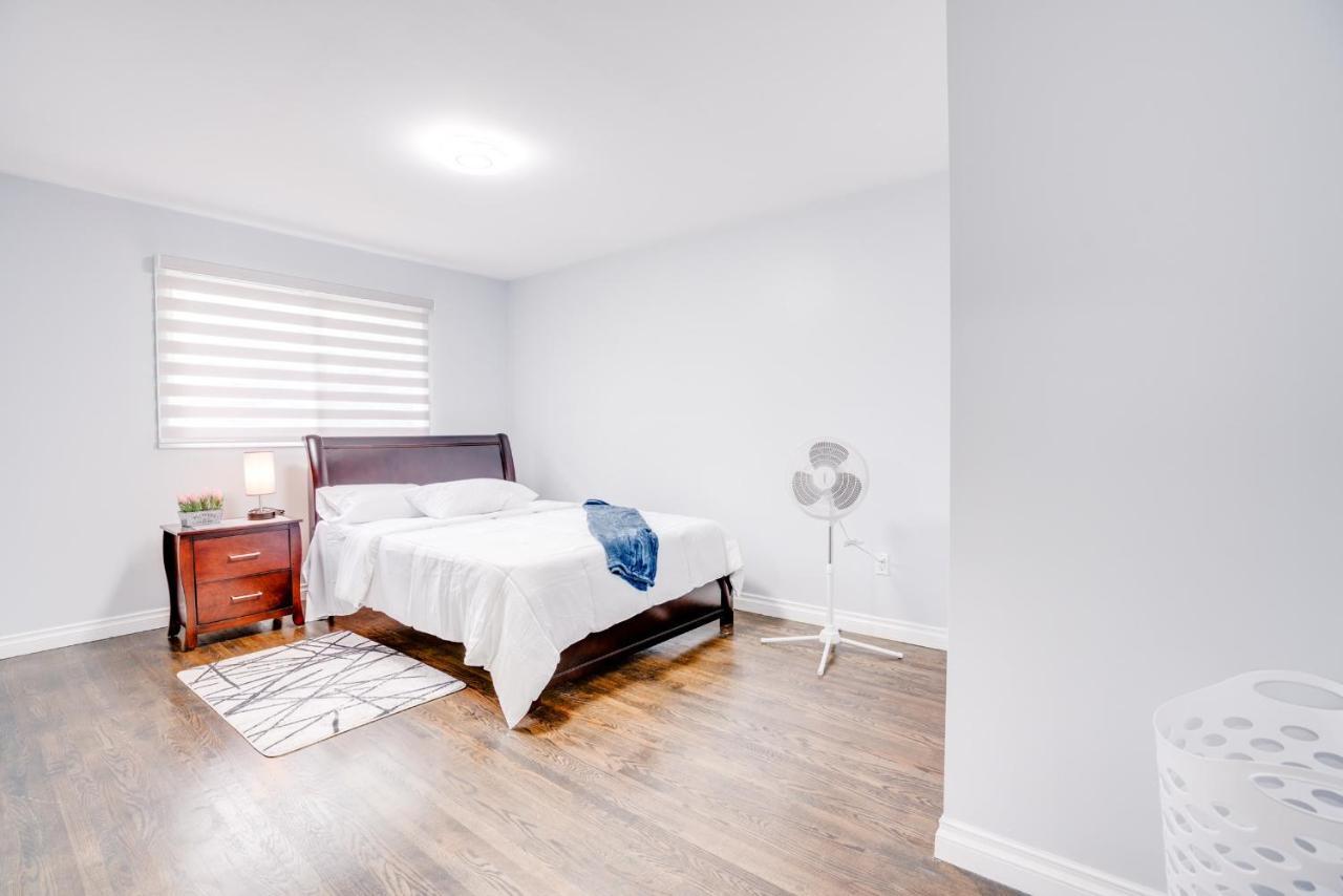 Furnished Family Home Near Toronto - Great Location Game Room - Backyard - Parking & Self Checkin Pickering Dış mekan fotoğraf