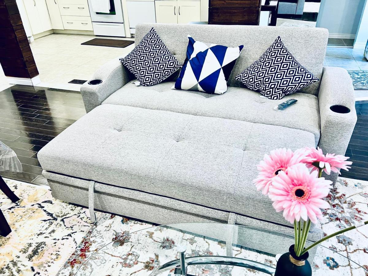 Furnished Family Home Near Toronto - Great Location Game Room - Backyard - Parking & Self Checkin Pickering Dış mekan fotoğraf