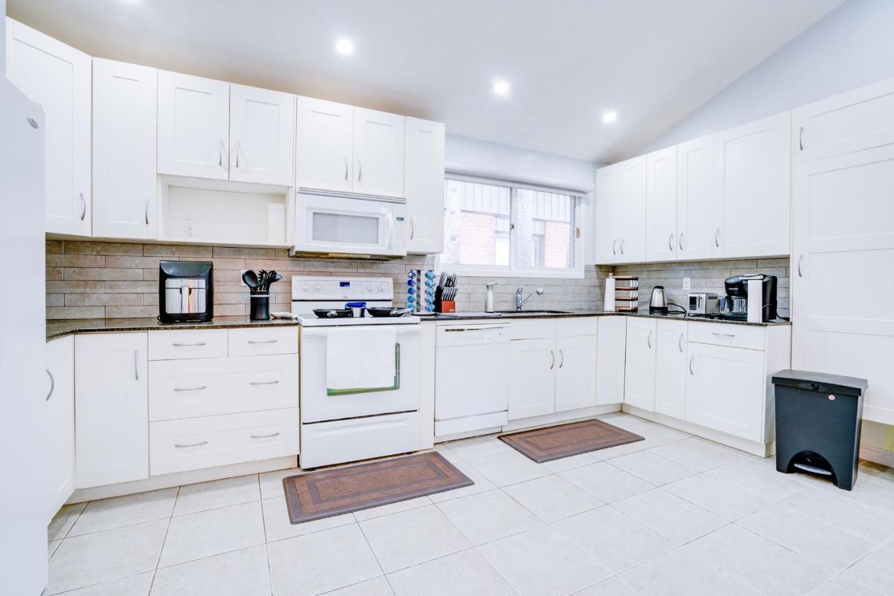 Furnished Family Home Near Toronto - Great Location Game Room - Backyard - Parking & Self Checkin Pickering Dış mekan fotoğraf