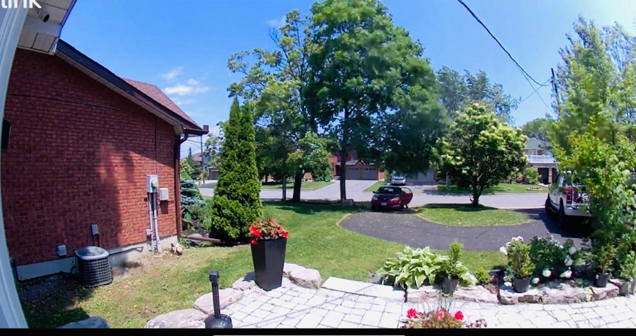 Furnished Family Home Near Toronto - Great Location Game Room - Backyard - Parking & Self Checkin Pickering Dış mekan fotoğraf